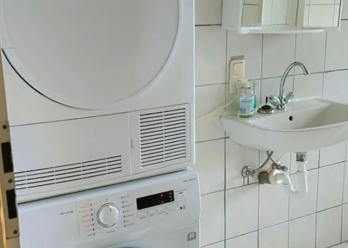 Apartment Rooms & Kitchen - Guenstige Langzeitmiete