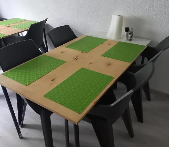 Rooms & Kitchen - Guenstige Langzeitmiete *